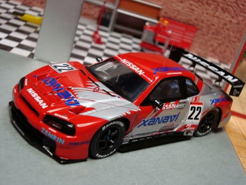 公式の  @EBBRO JGTC2002 GT-R NISMO XANAVI P-4 Garage Kabane - 