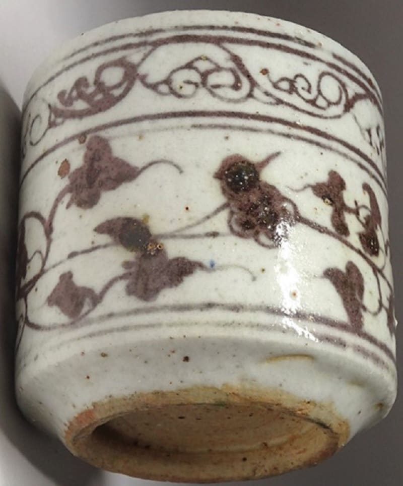 氏素性の解らぬ作品 釉裏紅唐草文香炉 明（洪武年間）時代