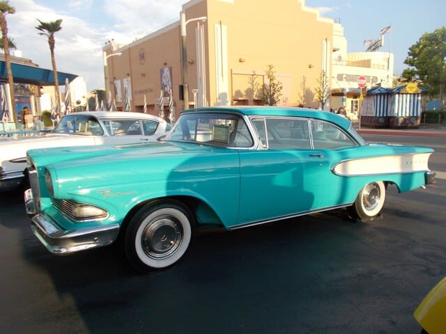 フォード・モーター エドセル（Edsel ） - 観光列車から！ 日々利用の乗り物まで