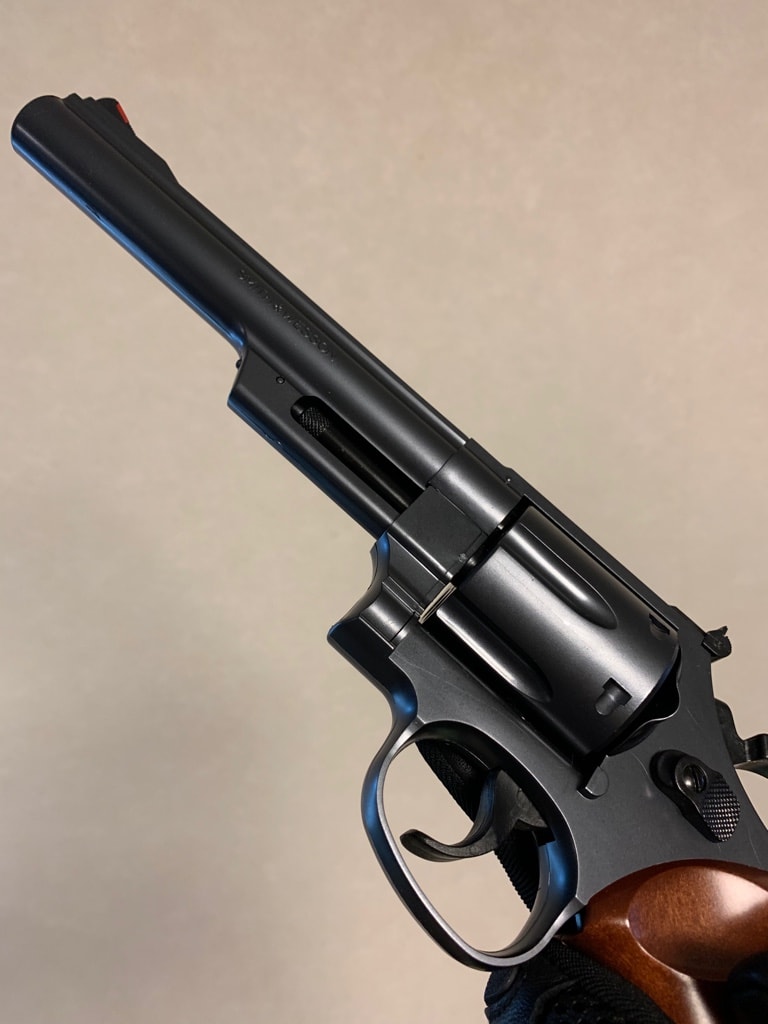 部屋で楽しむ一丁 クラウンモデル S&W M29 6インチ エア