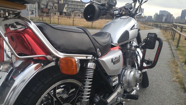 GSX250Tシートカウルボックス加工サイドカバー再加工 GSX250Tシートカウルボックス加工サイドカバー再加工