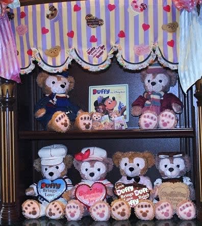 ディズニーシー限定スイートダッフィー2011 ぬいぐるみバッチ美