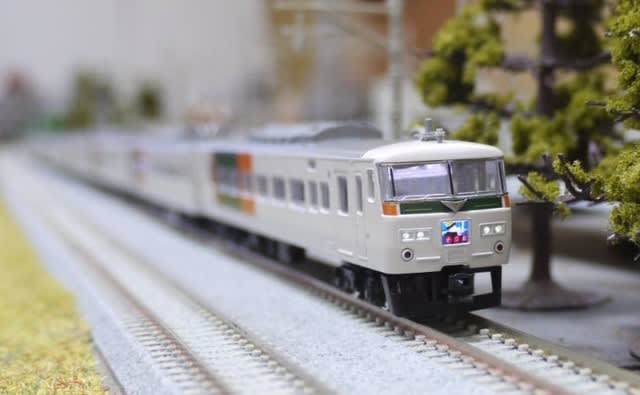 KATOの10-224・225・226 185系「踊り子」新塗装を弄る KATOの10-224・225・226 185系「踊り子」新塗装を弄る