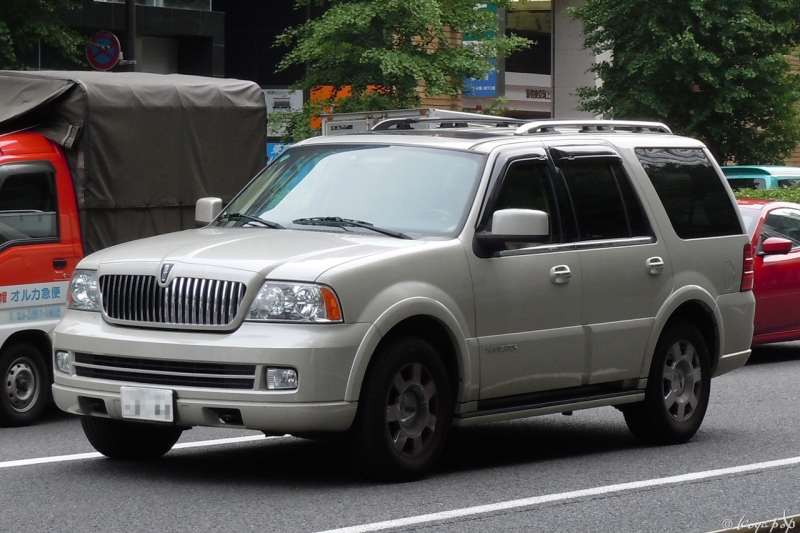 Lincoln Navigator 2003- 2代目のリンカーン ナビゲーター