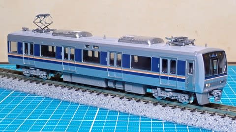 TOMIX 207系の再生産品を買ったら、微妙な仕様変更があった - K