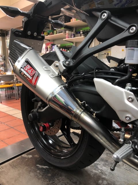 2021/6/18◇ヨシムラ「ZX-25R R-11サイクロン」取り付けですっ