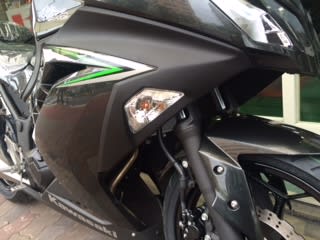 2016年Ninja250「メタリックカーボングレー」もやってきましたっ