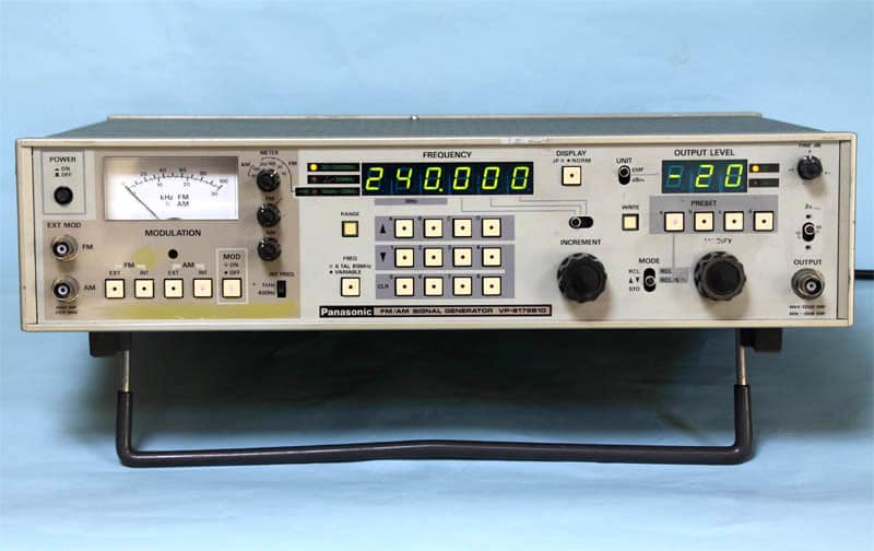 Nationalシグナルジェネレータ FM/AM SIGNAL GENERATOR VP-8179B10