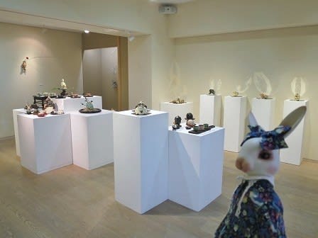 相場るい児 陶展 菊慈童（靖山画廊） - ウェネトさまの館