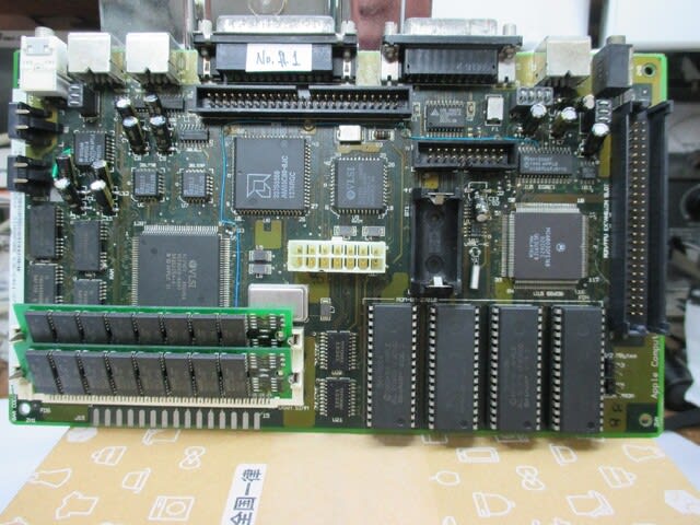Macintosh Classic IIのコンデンサ交換 - あだちの再生工房 日記2 Macintosh Classic IIのコンデンサ交換 - あだちの再生工房 日記2