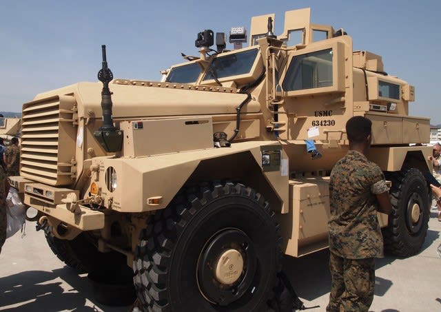 米軍 クーガー装甲車4✕4（MRAP車両） - 観光列車から！ 日々