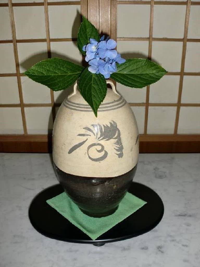 氏素性の解らぬ作品 伝磁州窯 白磁鉄絵鳳凰壺 元(14世紀 氏素性の解らぬ作品 伝磁州窯 白磁鉄絵鳳凰壺 元(14世紀