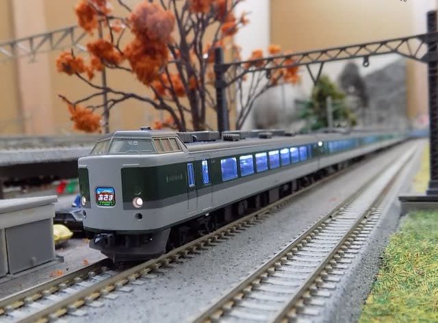 TOMIXの92435/92437 JR189系特急電車（あさま