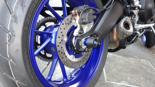 TRACER900GTにアクスルスライダーの取り付け - ぴかしのホビー