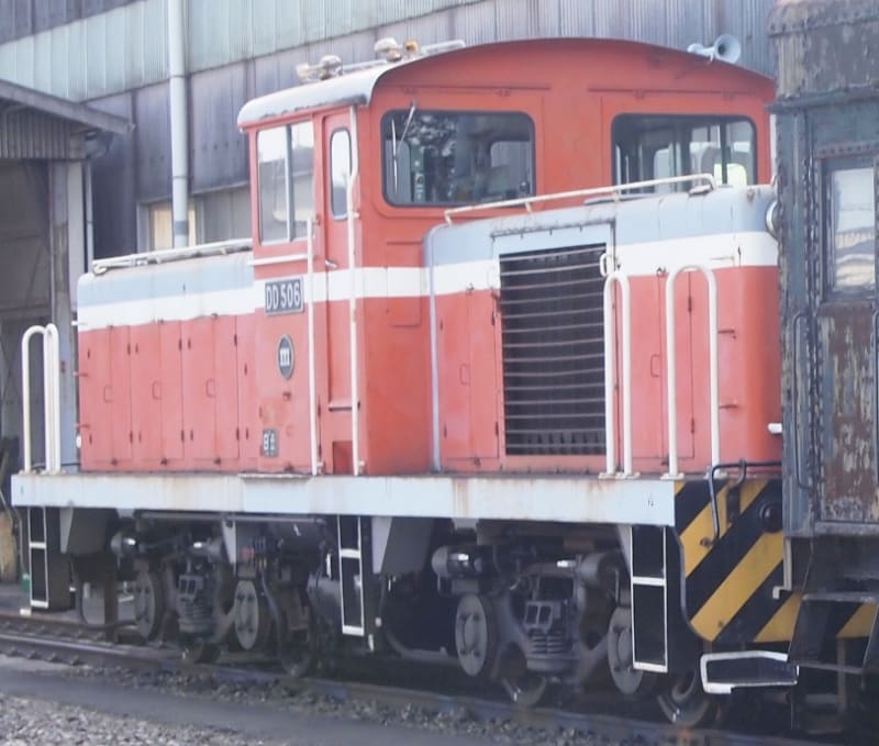 液体式ディーゼル機関車：DD506 - 観光列車から！ 日々利用の