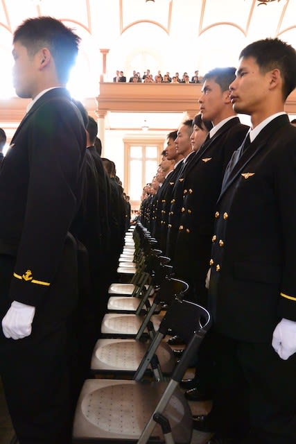 幹部自衛官任命〜幹部候補生 飛行幹部候補生卒業式 - ネイビーブルーに恋をして