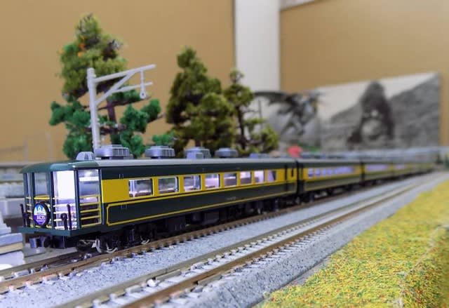 TOMIXの92716 14系「なにわ」更新車セット（新塗装）を弄る