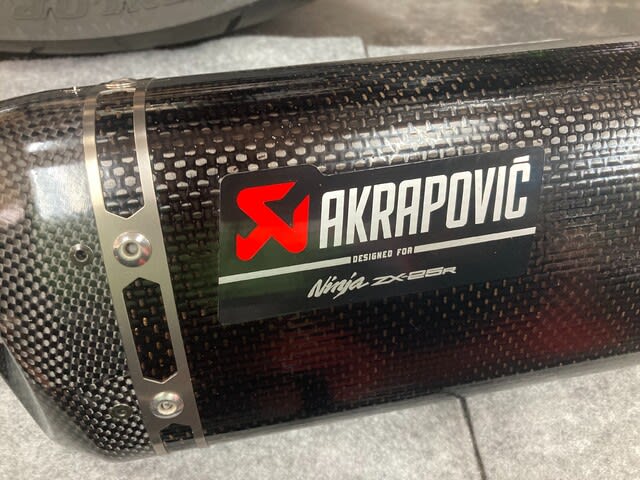 2022/3/10◇届きましたっ!Akrapovic製「ZX-25R用フル 2022/3/10◇届きましたっ!Akrapovic製「ZX-25R用フル