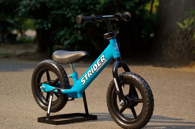 ストライダー】限定カラー「ダイナコブルー」、予約受付中 ストライダー】限定カラー「ダイナコブルー」、予約受付中