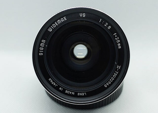 立派な体格のマウント交換式レンズ SIGMA WIDEMAX YS 28mm F2.8 - 迷レンズ探訪