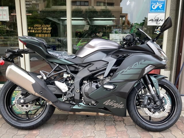 2024/9/3◇2025「ZX-4R SE」グレー×ブラック!当店到着ですっ 2024/9/3◇2025「ZX-4R SE」グレー×ブラック!当店到着ですっ