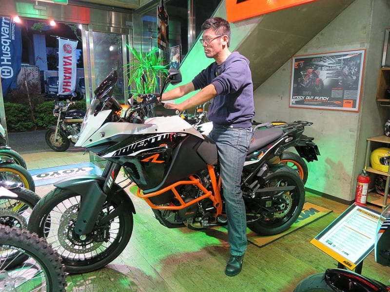 羨ましい限りです・・・。両足で支える1190ADVENTURE-R