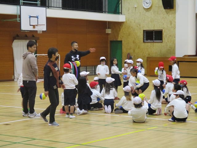 2年：体育科「ボール運動」 - 御所市立大正小学校