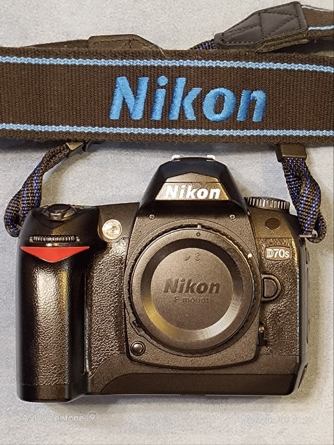① 📷️Nikon D70sのボディ😅見つかりました! - 🍓備忘録blog ① 📷️Nikon D70sのボディ😅見つかりました! - 🍓備忘録blog