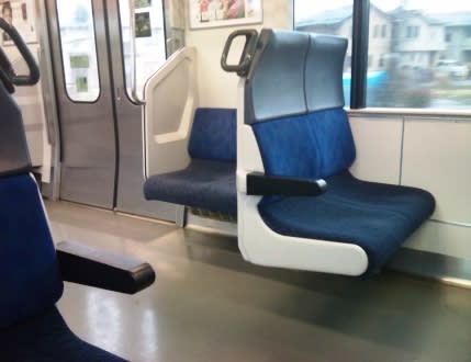 JRワースト座席、E231系ボックスシートに収まる - ごじゃっぺ