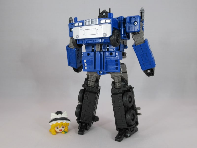 TFシャッタードグラス リーダークラス ウルトラマグナスを TFシャッタードグラス リーダークラス ウルトラマグナスを