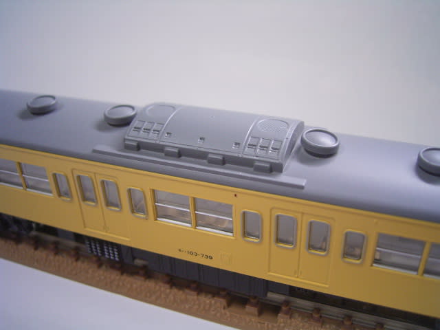 クーラーの塗り分けをしたい KATO#10-516 103系総武線（その2