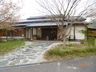 秋吉台リフレッシュパーク内の石窯焼きのパン屋ブーランジェリークラ ｂｏｕｌａｎｇｅｒｉｅｋｕｒａ 今日もごきげんでいこう