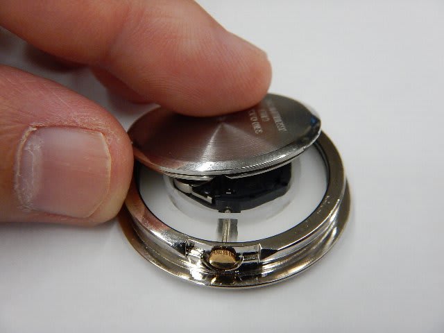 WAKOクロックは電池交換が面倒くさくて不親切です。。 - sai10の WAKOクロックは電池交換が面倒くさくて不親切です。。 - sai10の