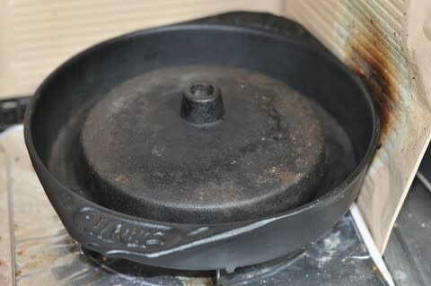 ジンギスカン鍋「蒼き狼」臼井鋳鉄工業（株）北海道旭川市