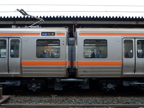 JR東海静岡車両区313系2500番台T4編成＋211系5000番台LL8編成