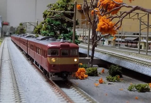 KATOの10-417 415系100番台国鉄標準色（常磐線）を弄る