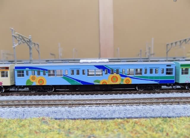 ROUNDHOUSEの10-912 201系四季彩タイプ4両セットを見る ROUNDHOUSEの10-912 201系四季彩タイプ4両セットを見る