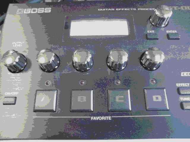 送料無料 日本 KORG minilogue KAWS made ノブ取れていますhuman 箱付き xd 鍵盤楽器