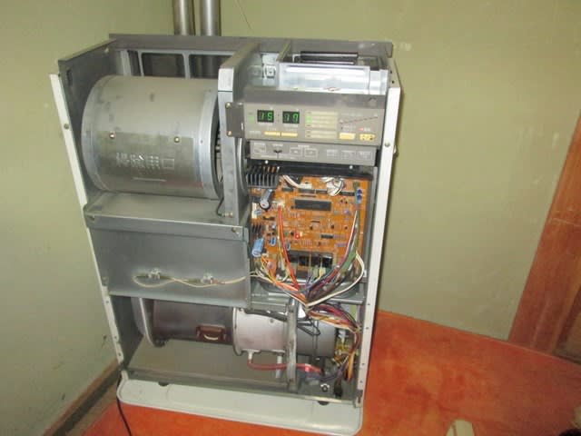 今年最後の修理はサンヨー石油FF暖房機CFF-V12SC、直った - 逆風 今年最後の修理はサンヨー石油FF暖房機CFF-V12SC、直った - 逆風