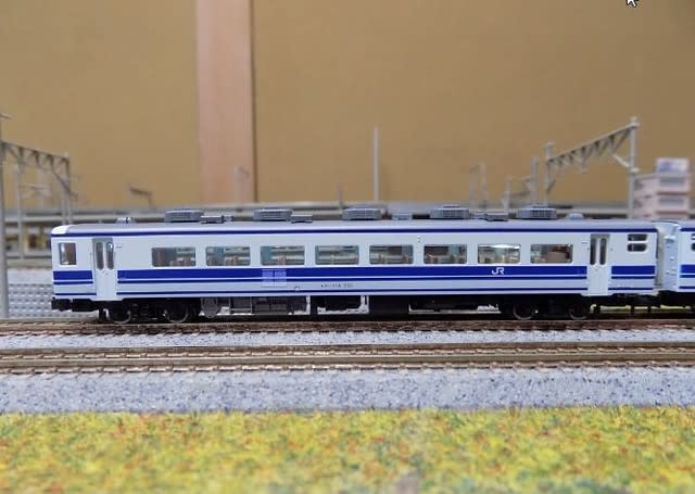 TOMIXの98913 JR 14-700系(ユーロライナー色)セット TOMIXの98913 JR 14-700系(ユーロライナー色)セット