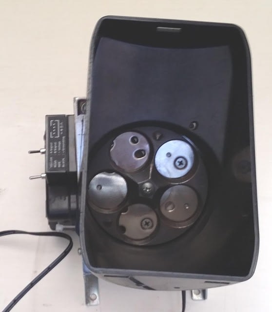 パチスロの台間メダルサンドのホッパーを再利用した電動硬貨計数 パチスロの台間メダルサンドのホッパーを再利用した電動硬貨計数