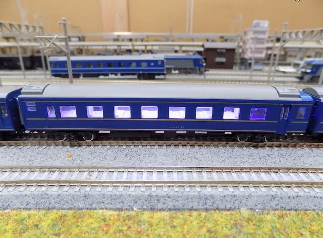 KATOとTOMIXの古い単品で組成した24系25形寝台特急 KATOとTOMIXの古い単品で組成した24系25形寝台特急