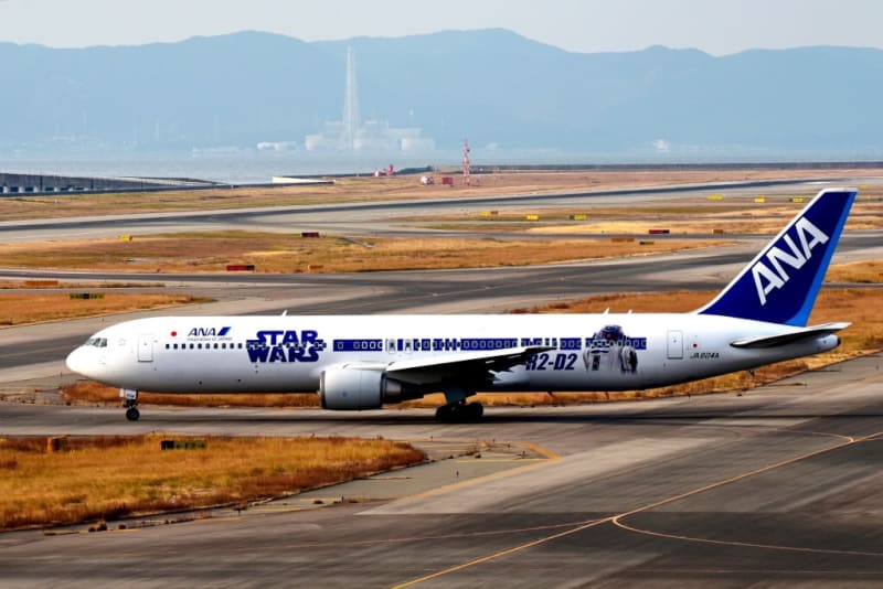 ANA. スターウォーズ 塗装機 4機 就航だけど・・・・ - 福ちゃん ANA. スターウォーズ 塗装機 4機 就航だけど・・・・ - 福ちゃん