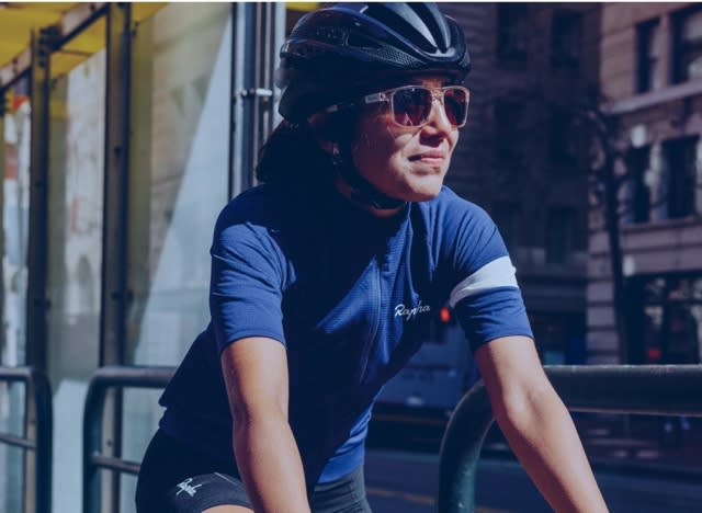 ツァイス製レンズを採用したカジュアルなサングラス Rapha