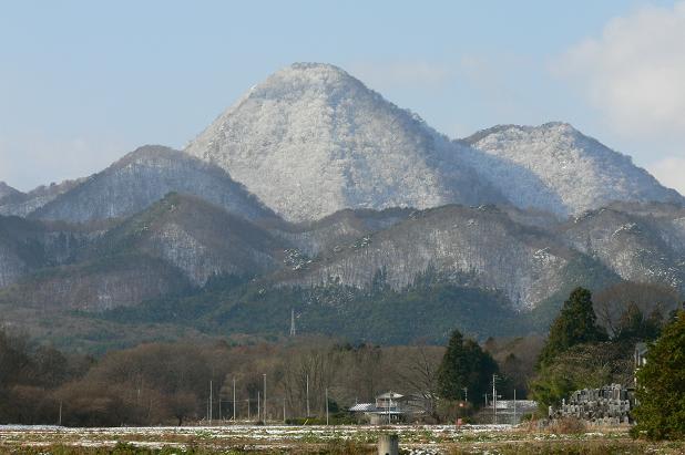300 南昌山と「日輪と山」 - 宮澤賢治の里より