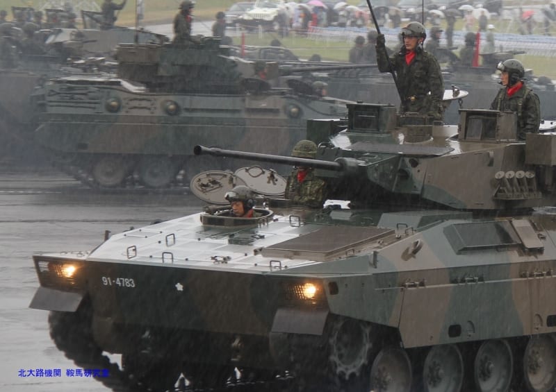 防衛情報】米陸軍海兵,AH-64&V-22量産とAAV-7沈没,BvS.10導入と