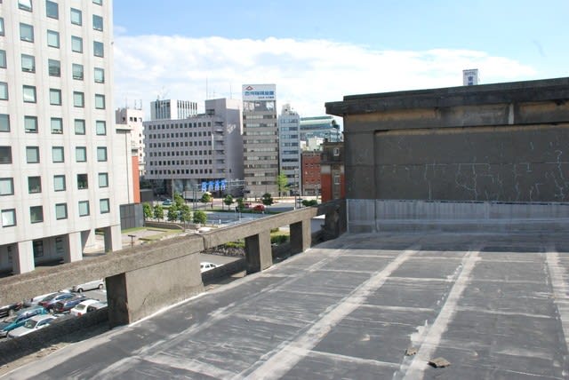 横浜生糸検査所と帝蚕倉庫 - 中華街ランチ探偵団「酔華」