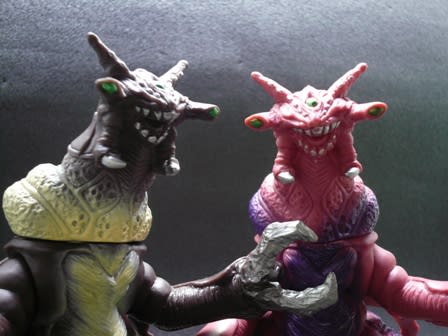 シルドロン&クローンシルドロン - 怪しい隣人 ~ウルトラ怪獣 シルドロン&クローンシルドロン - 怪しい隣人 ~ウルトラ怪獣