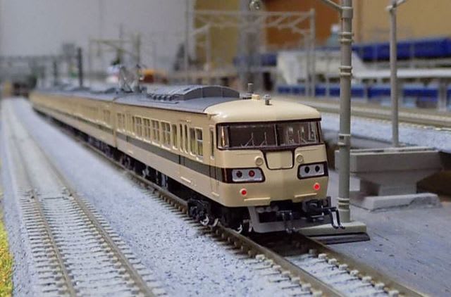 KATOの10-419 117系電車と10-329 117系「SUN