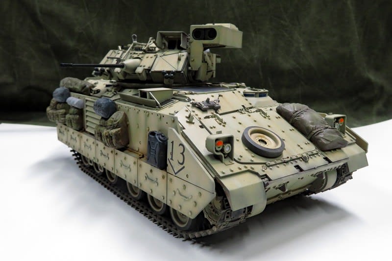 タミヤ 1/35 M2A2戦車 & HUMMER プラモデル（Amazon.co.jp